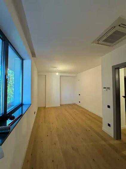 Apartament cu 3 camere decomandat în Floreasca