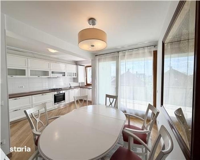 Apartament cu 3 camere în Calea Dumbrăvii