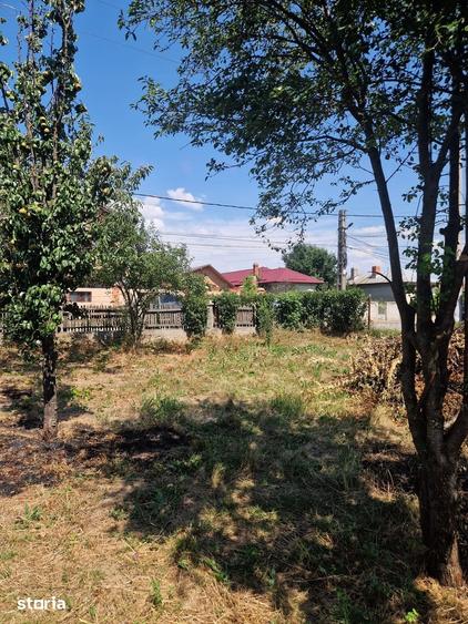 Casă cu 2 camere cu Teren 594 Mp în Comana