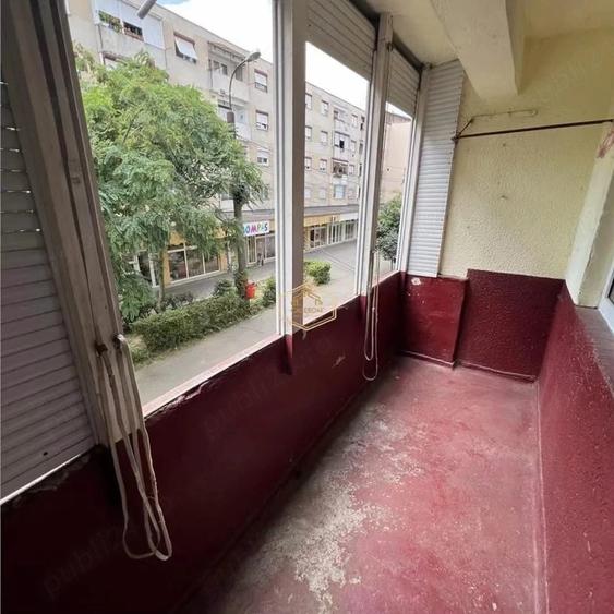 Apartament cu 3 camere semidecomandat în Micro 16
