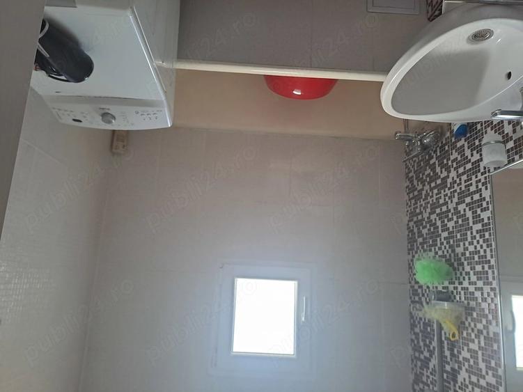 Apartament cu 3 camere decomandat în Intim