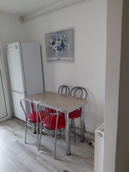 Apartament cu 2 camere decomandat în Exterior Vest