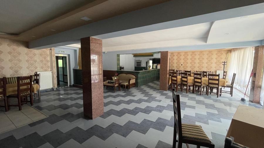Spațiu comercial, de 2,100 mp, în Borș