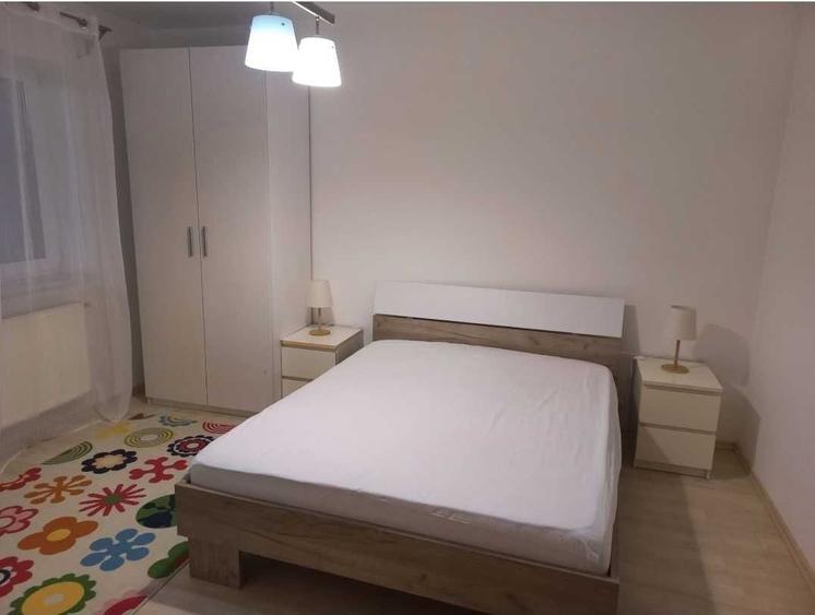 Apartament cu 2 camere semidecomandat în Craiovei