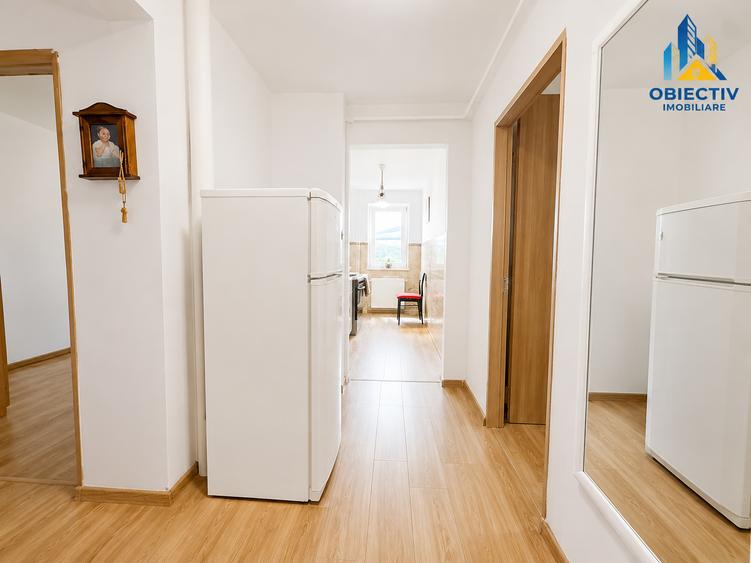 Apartament cu 4 camere semidecomandat în Dărmănești