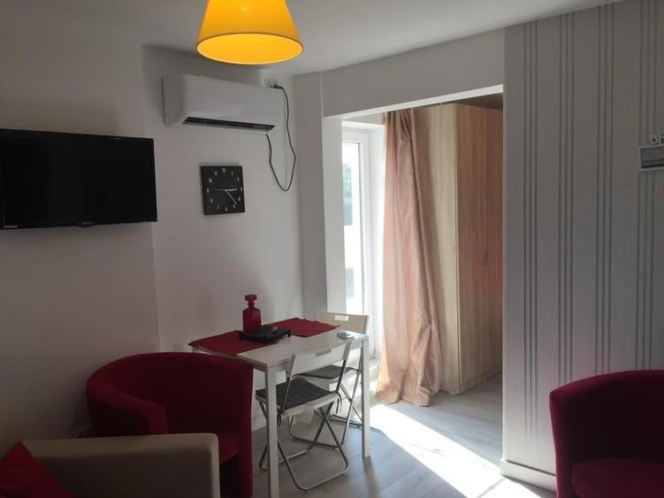 Apartament cu 4 camere decomandat în Gara de Nord
