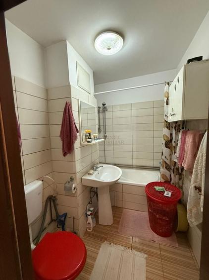 Apartament cu 3 camere decomandat, mobilat în Titulescu