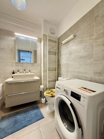 Apartament cu 3 camere semidecomandat în Central