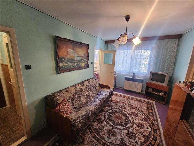 Apartament cu 2 camere nedecomandat în Micro II