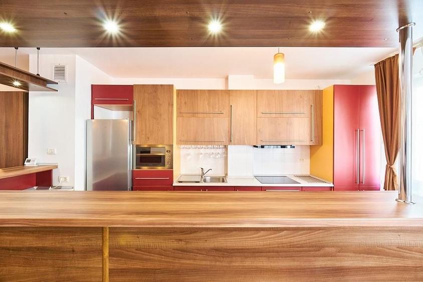 Apartament cu 3 camere, mobilat în Unirii