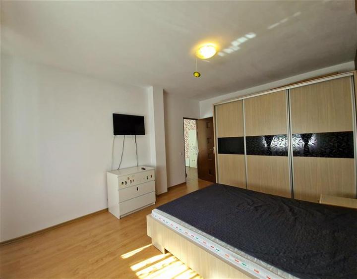 Apartament cu 2 camere semidecomandat în Florești