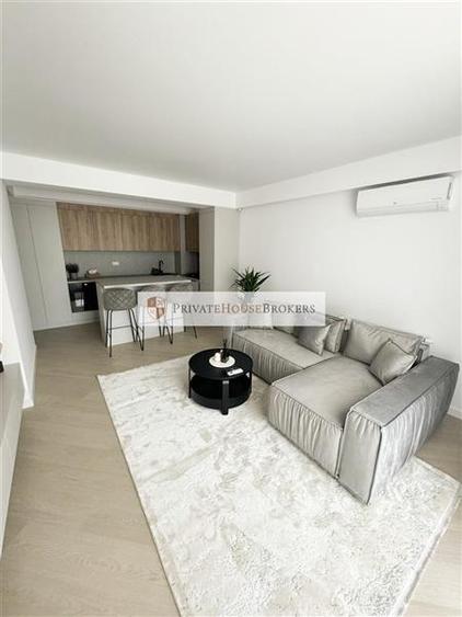 Apartament cu 2 camere semidecomandat, mobilat în Pipera