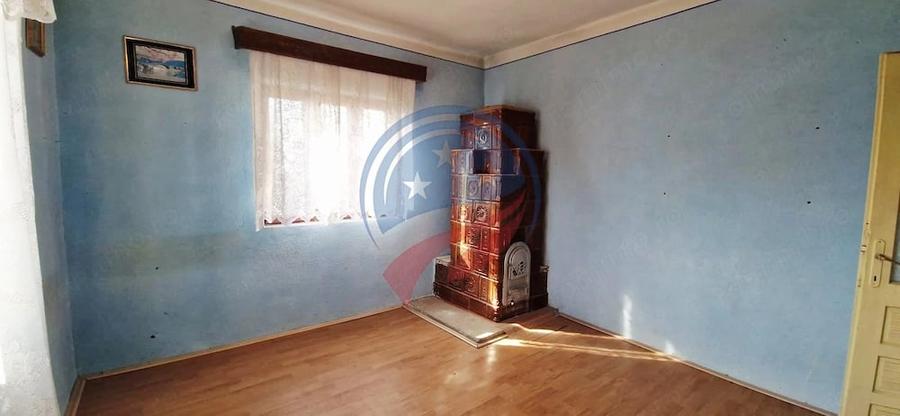 Casă cu 3 camere cu Teren 7952 Mp în Brădești