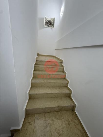 Apartament cu 5 camere decomandat în Central