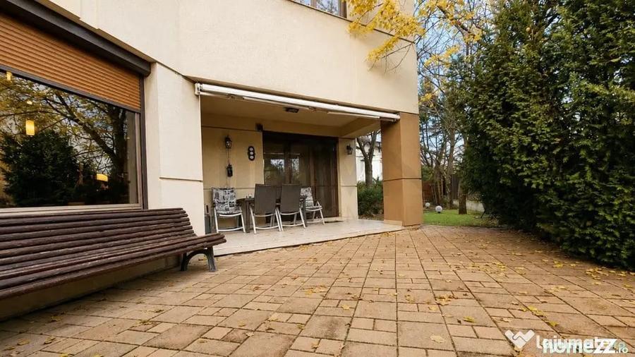 Casă cu 5 camere cu Teren 482 Mp în Sisești