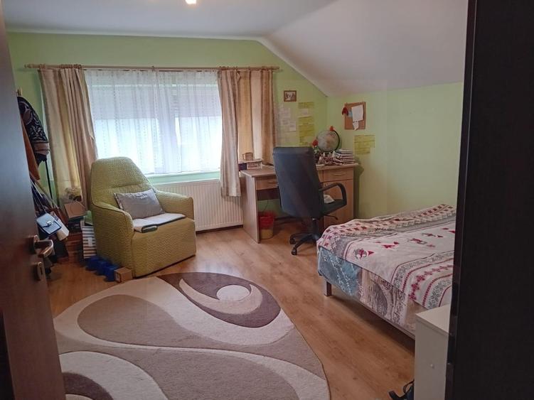 Duplex cu 3 camere cu Canalizare în Gușterița