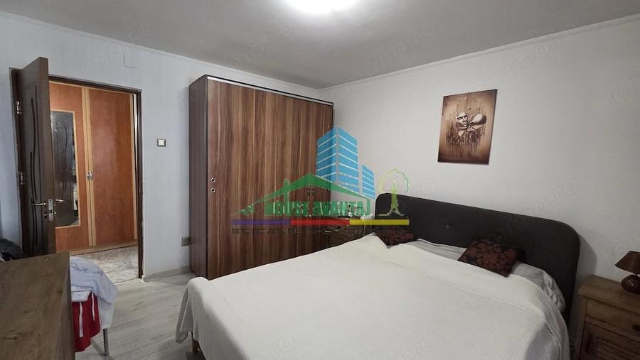Apartament cu 3 camere decomandat în Brăilei