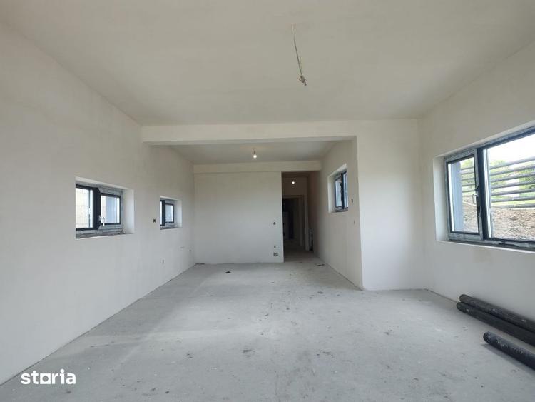 Casă cu 6 camere cu Teren 479 Mp în Sopor