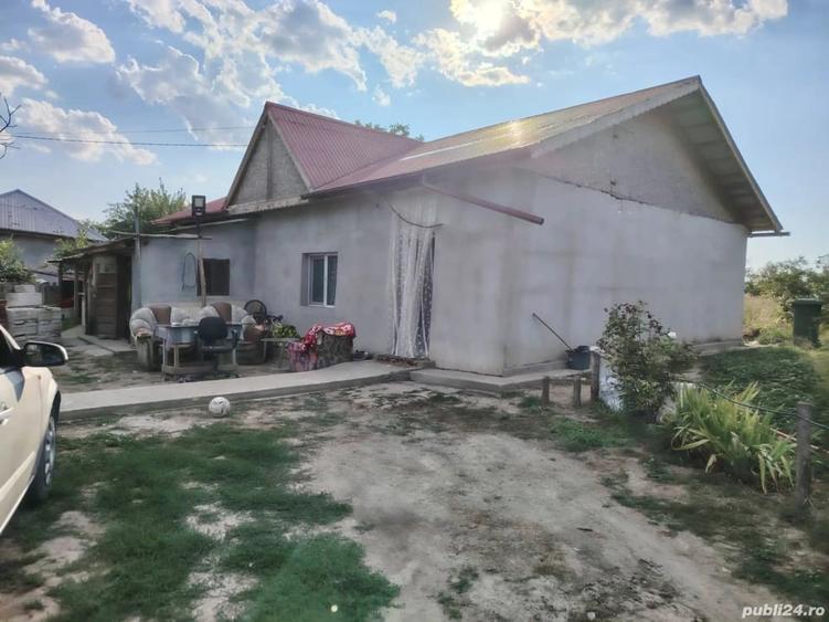 Casă cu 3 camere cu Teren 3300 Mp în Ștefănești