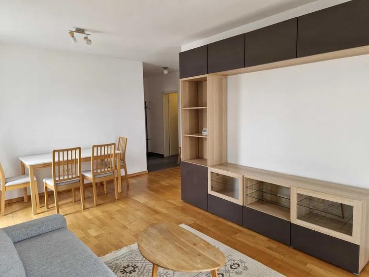 Apartament cu 2 camere semidecomandat în Tractorul