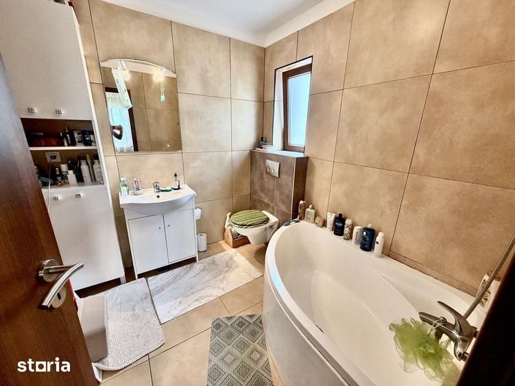 Casă cu 4 camere cu Teren 330 Mp în Glina
