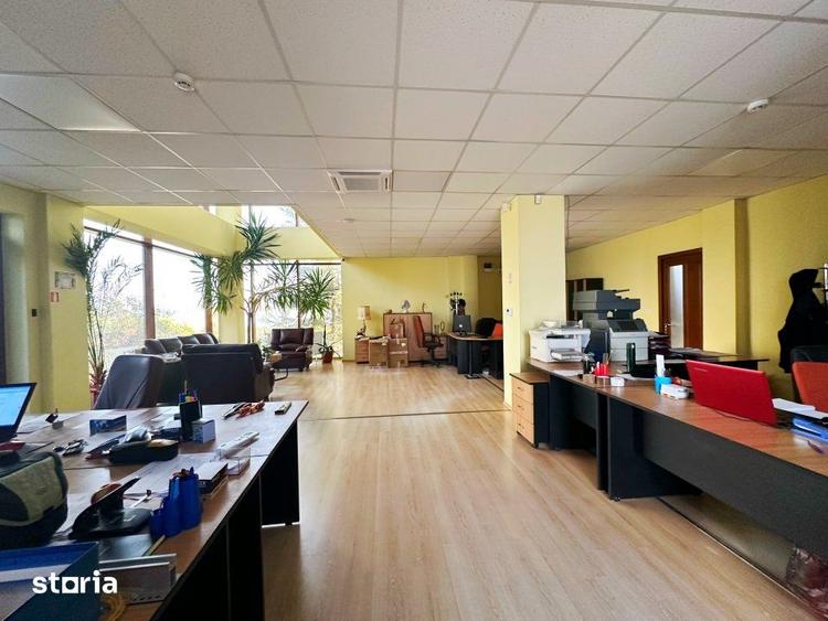 Spațiu comercial, de 451 mp, în Central