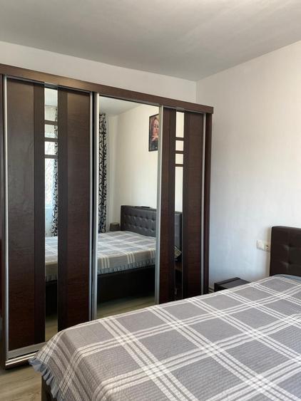 Apartament cu 2 camere semidecomandat în Cuza Vodă