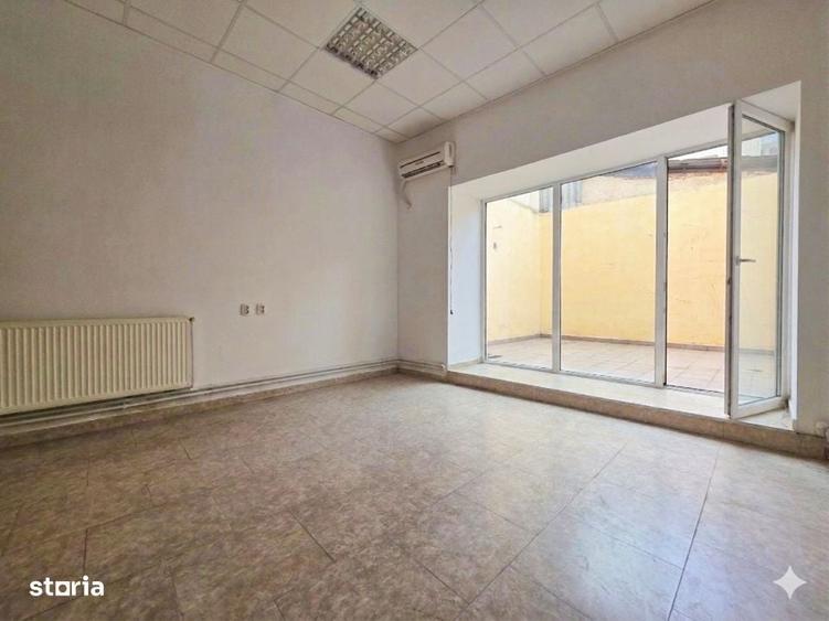 Casă cu 4 camere cu Teren 277.35 Mp în Central
