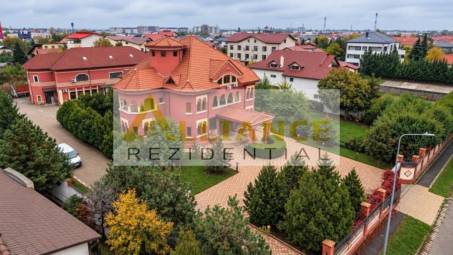 Casă individuală cu 22 camere cu Canalizare în Central