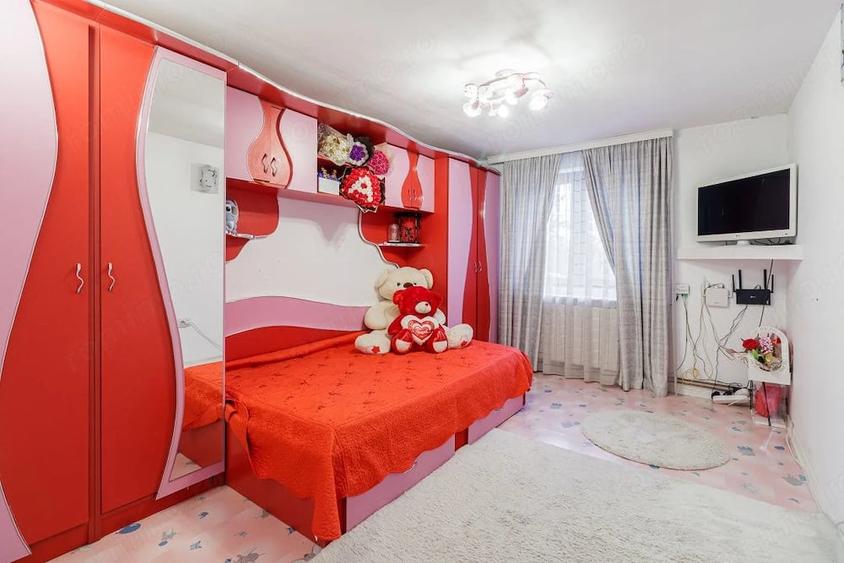 Casă cu 7 camere cu Teren 2000 Mp în Periș