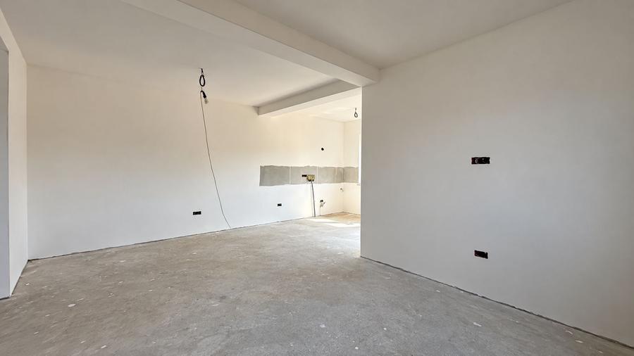 Duplex cu 4 camere cu Canalizare în Moșnița Nouă