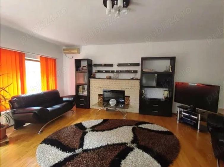 Casă cu 5 camere cu Teren 500 Mp în Central