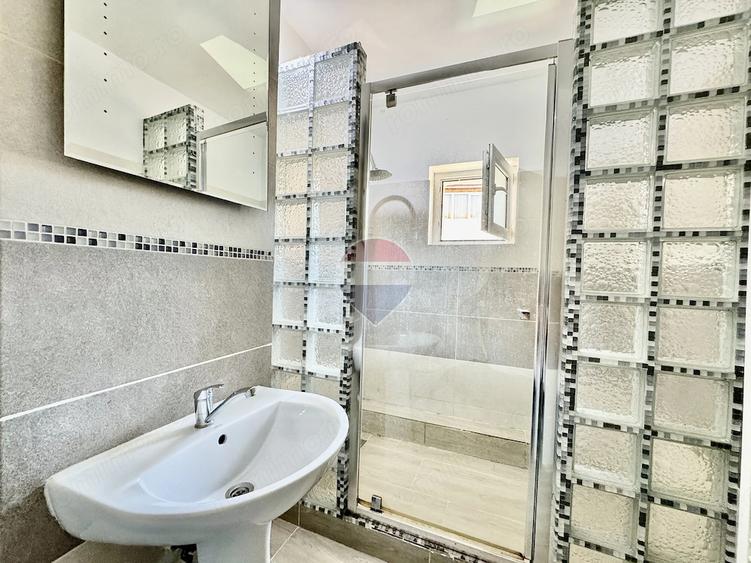 Apartament cu 3 camere decomandat, mobilat în Central
