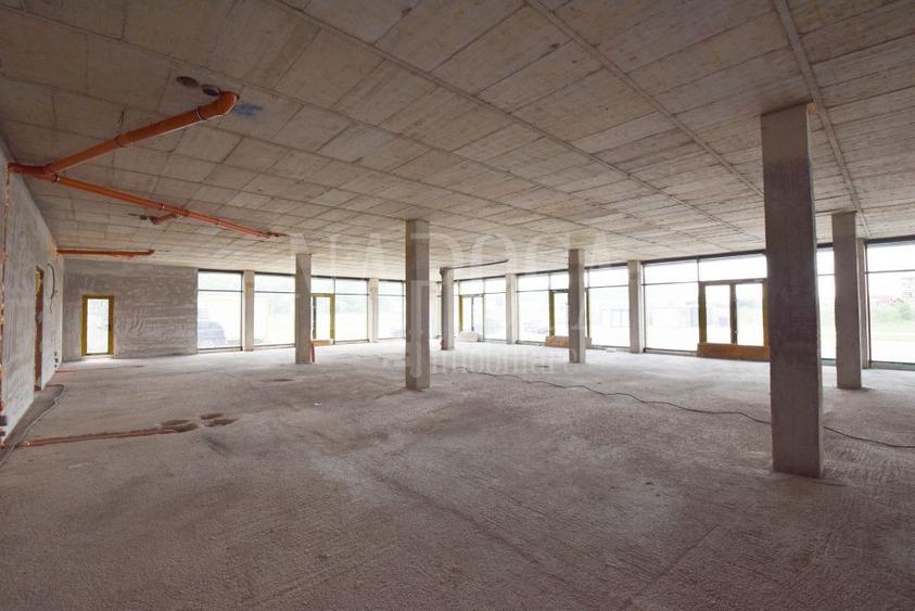 Spațiu comercial, de 655.59997558594 mp, în Sânnicoară