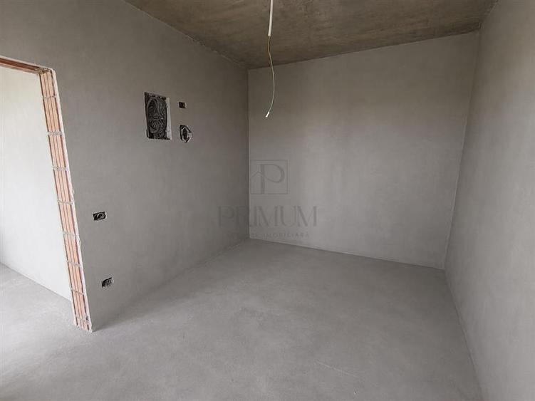 Duplex cu 4 camere cu Canalizare în Moșnița Nouă