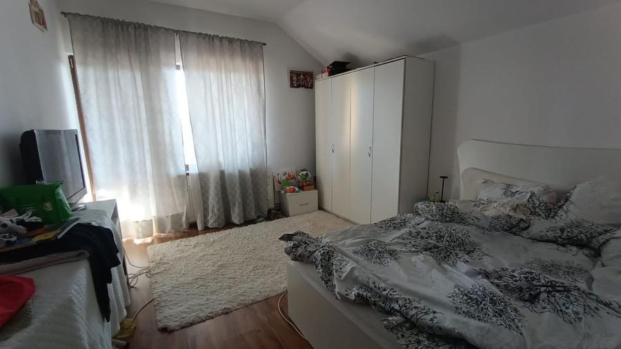 Casă individuală cu 5 camere cu Canalizare în Exterior Nord