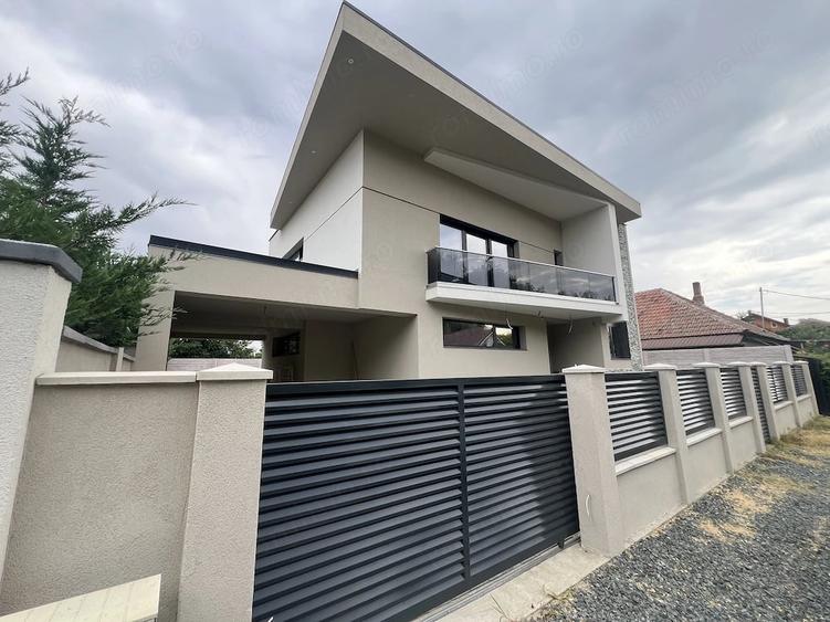 Casă cu 4 camere cu Teren 308 Mp în Favorit