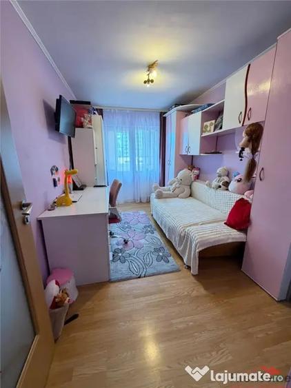 Apartament cu 3 camere decomandat în Ultracentral