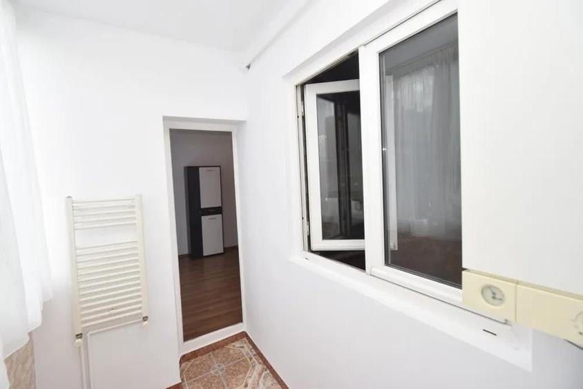Apartament cu 3 camere decomandat, mobilat în Crângași