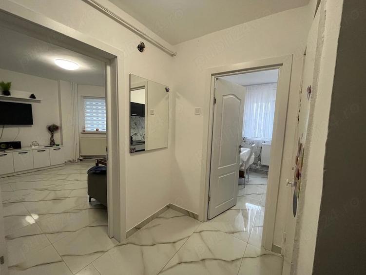 Apartament cu 2 camere semidecomandat în 9 Mai