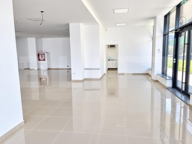 Spațiu comercial, de 200 mp, în Calea Moldovei