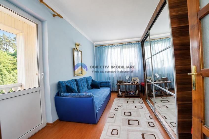 Casă cu 4 camere cu Teren 1800 Mp în Central