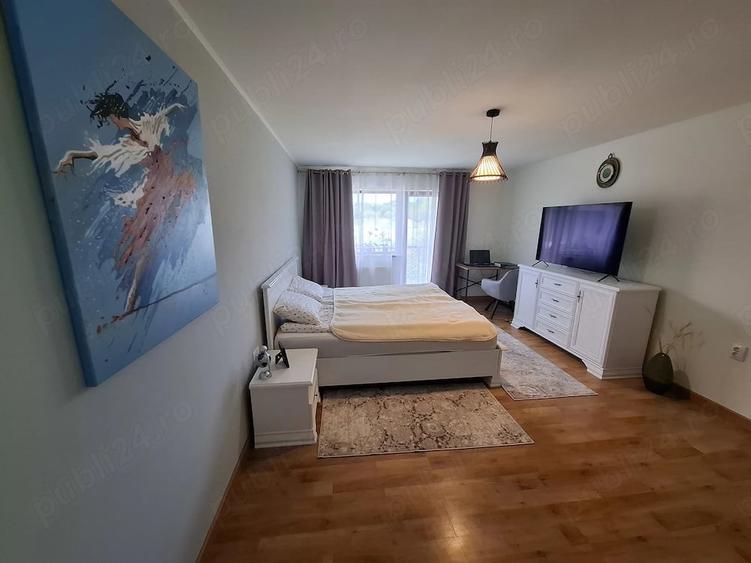 Casă cu 5 camere cu Teren 500 Mp în Mocira