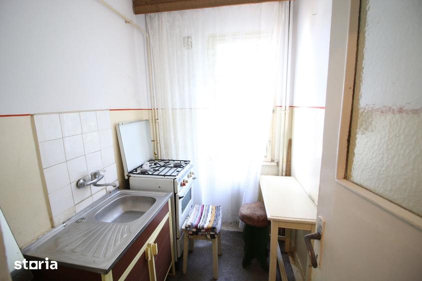 Apartament cu 2 camere semidecomandat în Micro 19