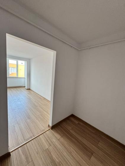 Garsonieră decomandată în Decebal