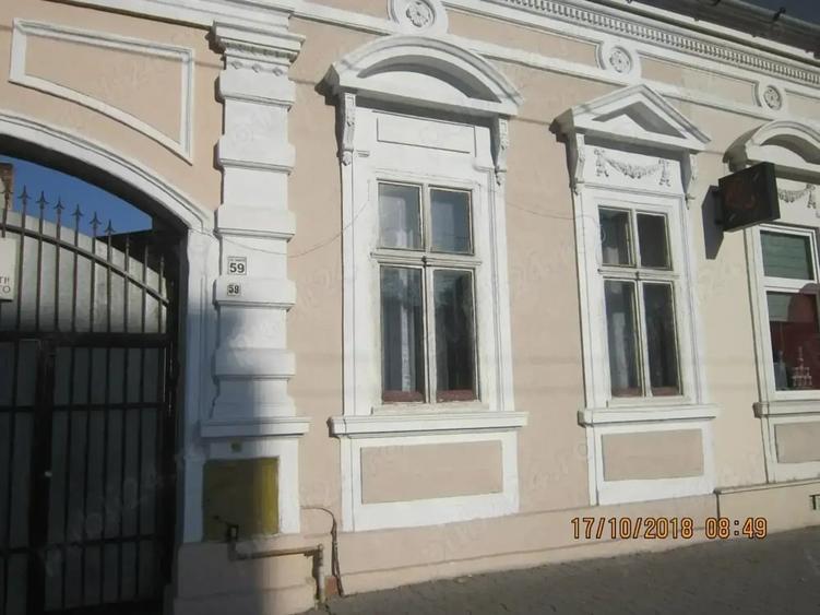 Casă cu 2 camere cu Teren 74 Mp în Central