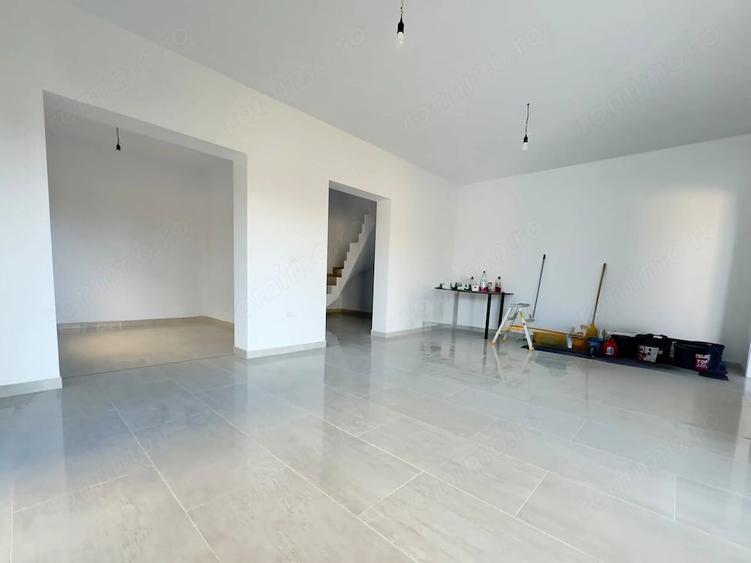 Casă cu 5 camere cu Teren 287 Mp în Central
