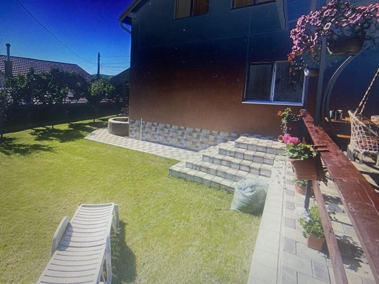 Casă cu 4 camere în Stana