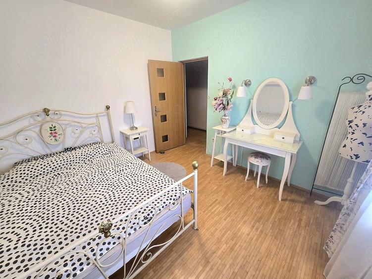 Apartament cu 3 camere decomandat în Aradului