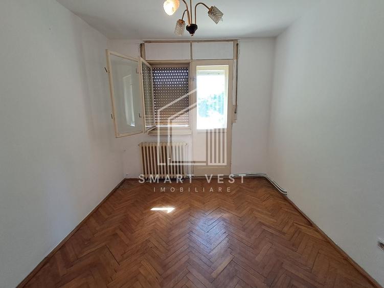 Apartament cu 3 camere semidecomandat în Micro 16